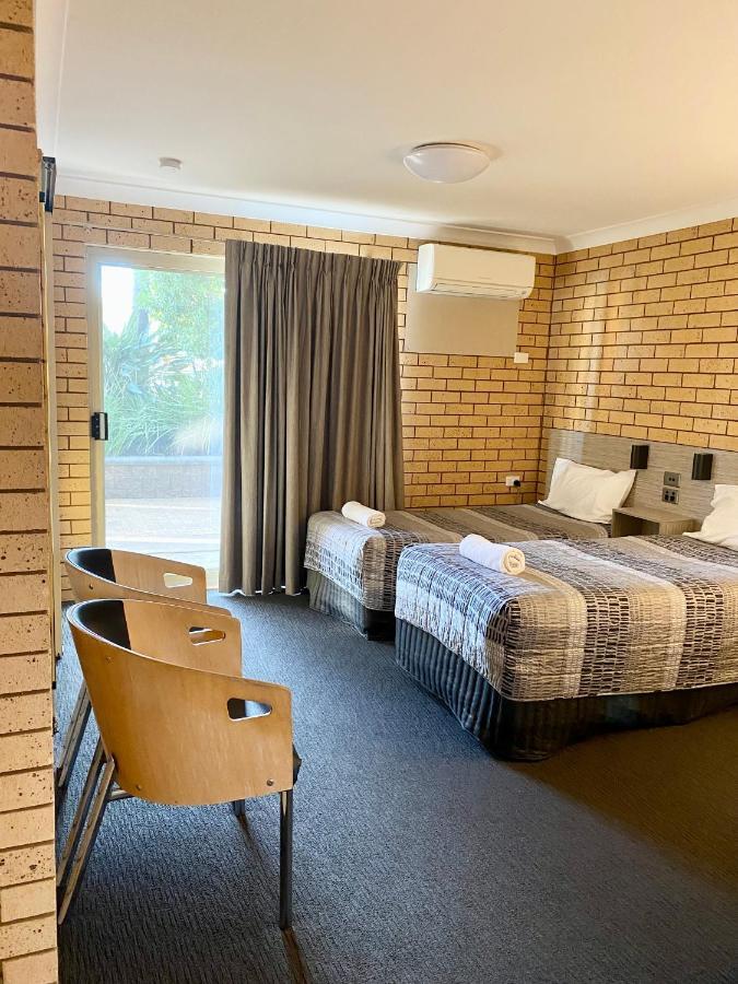Tallarook Motor Inn Dubbo Bagian luar foto