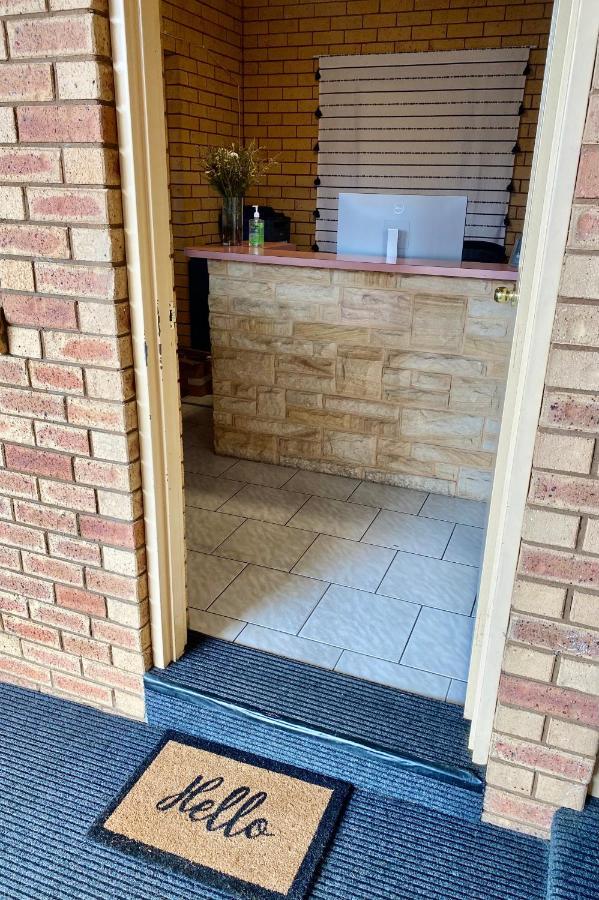 Tallarook Motor Inn Dubbo Bagian luar foto