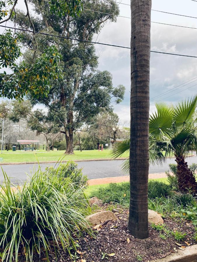 Tallarook Motor Inn Dubbo Bagian luar foto