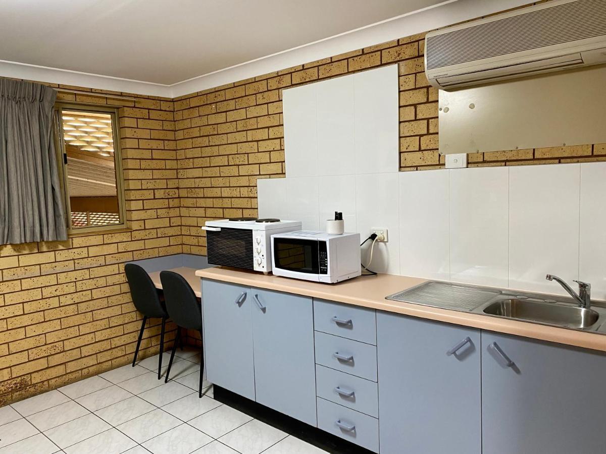 Tallarook Motor Inn Dubbo Bagian luar foto