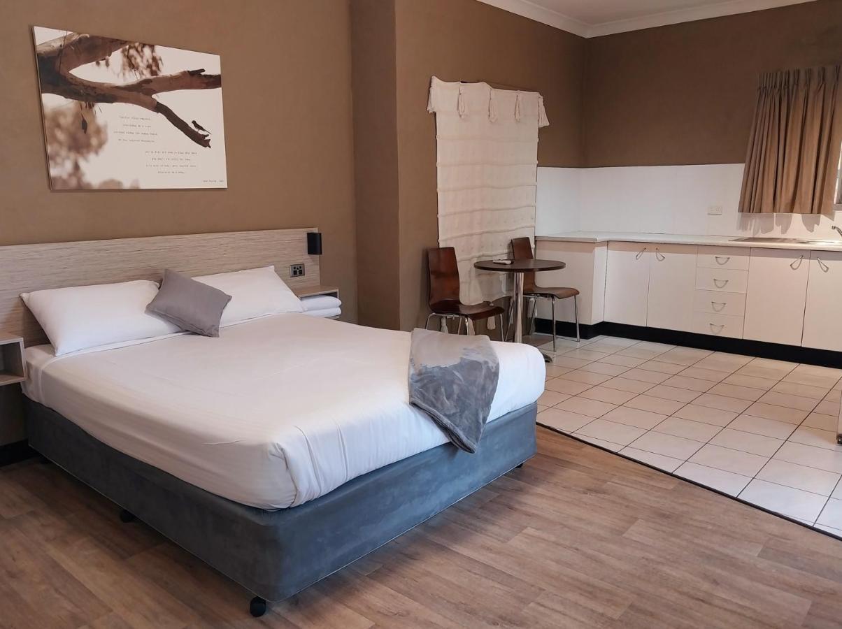 Tallarook Motor Inn Dubbo Bagian luar foto