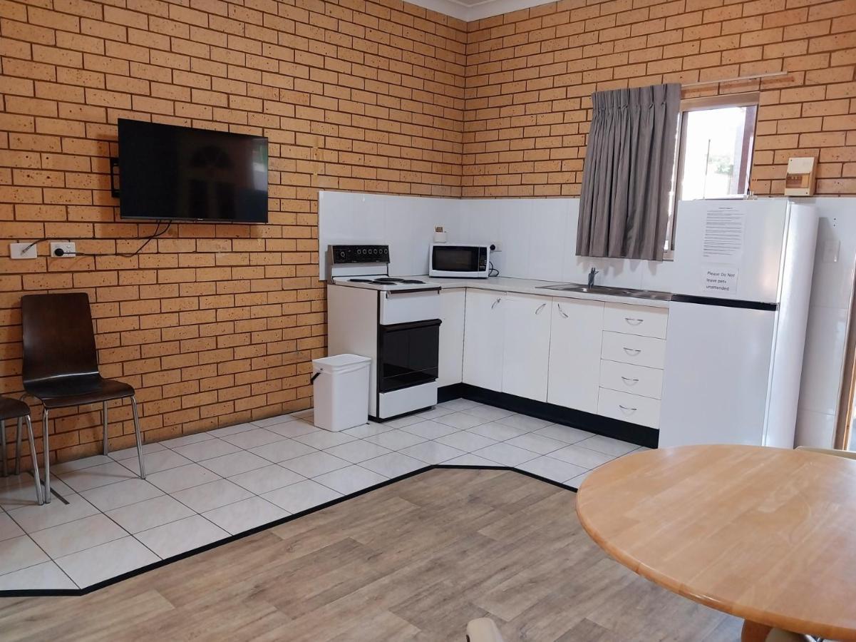 Tallarook Motor Inn Dubbo Bagian luar foto