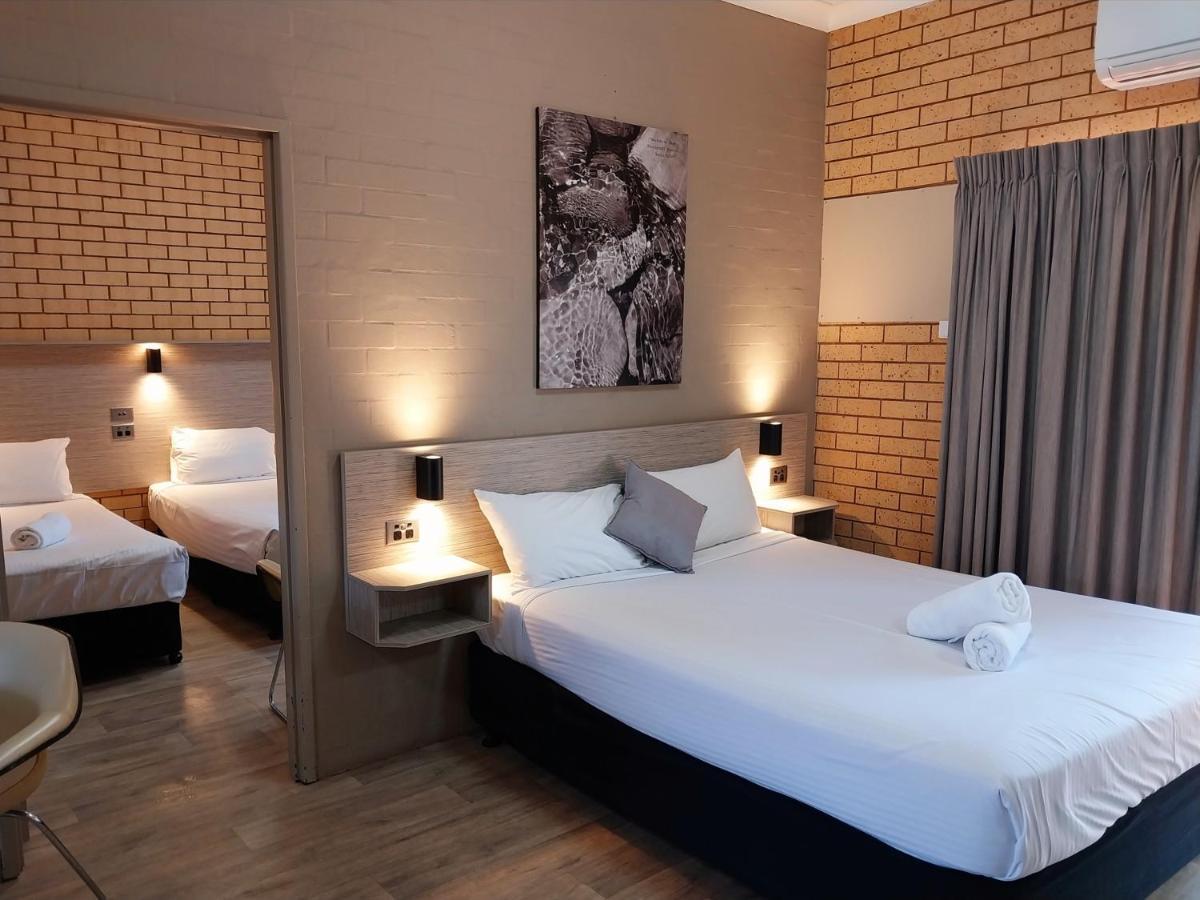 Tallarook Motor Inn Dubbo Bagian luar foto