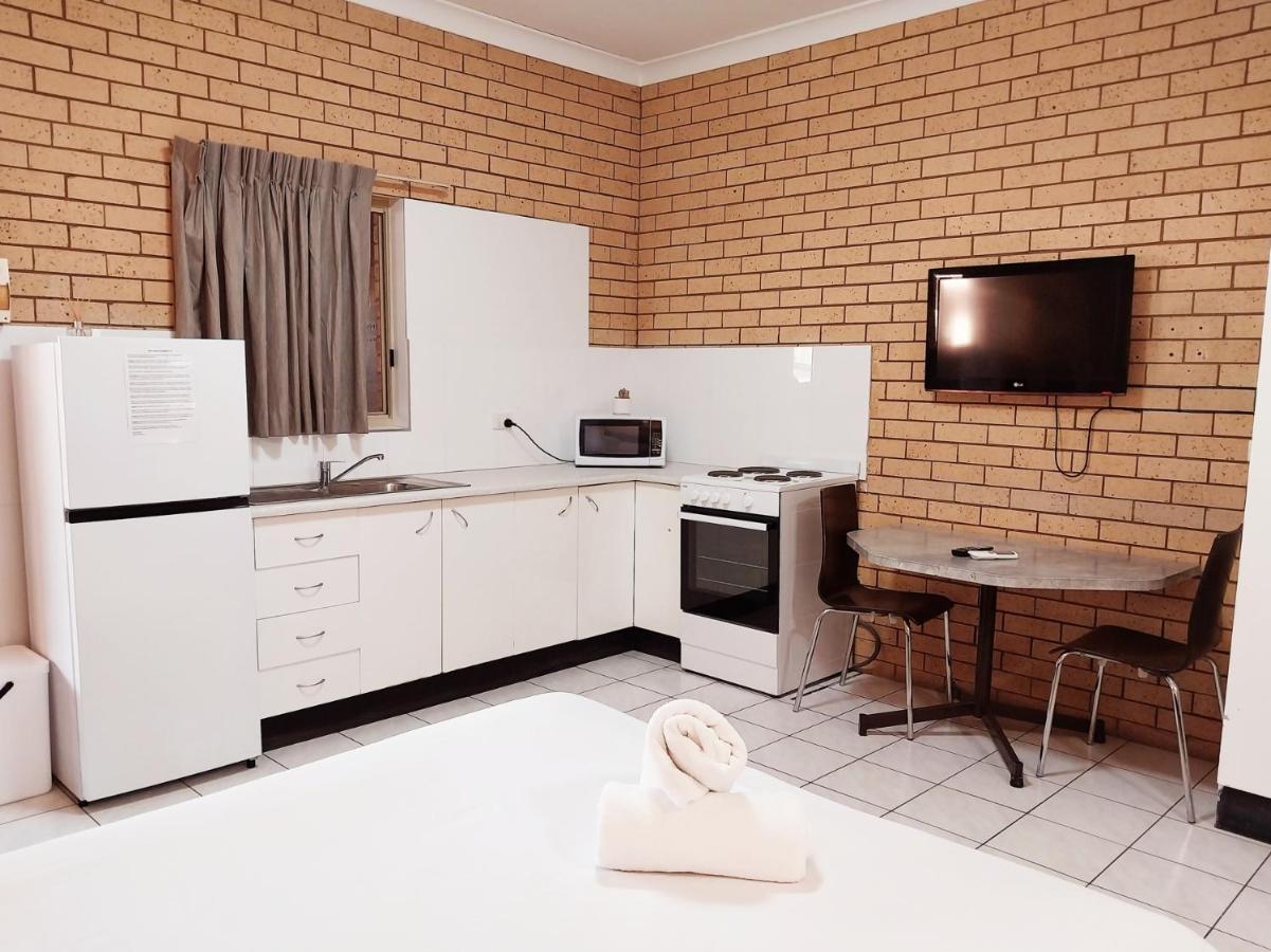 Tallarook Motor Inn Dubbo Bagian luar foto