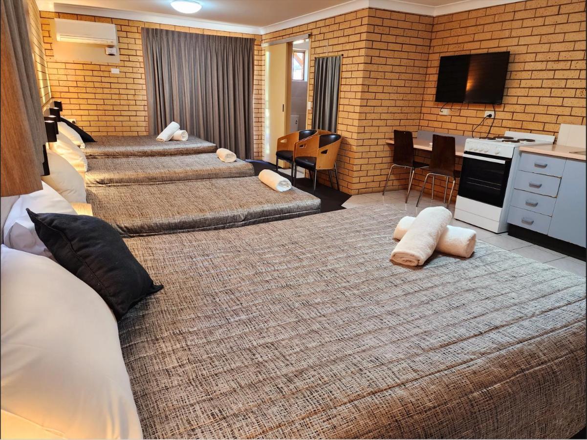 Tallarook Motor Inn Dubbo Bagian luar foto