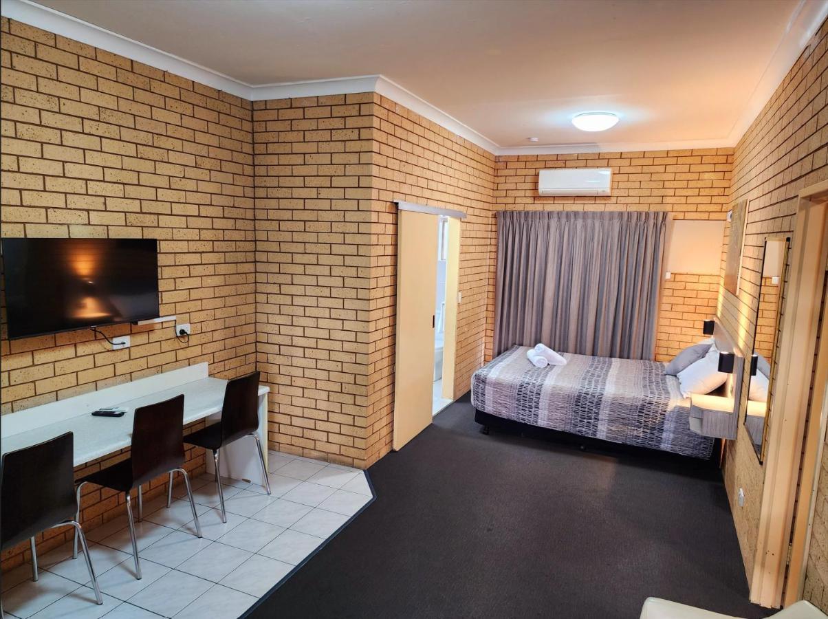 Tallarook Motor Inn Dubbo Bagian luar foto