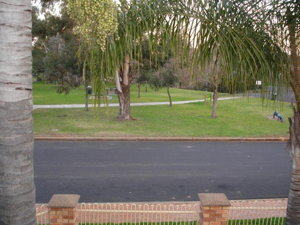 Tallarook Motor Inn Dubbo Bagian luar foto