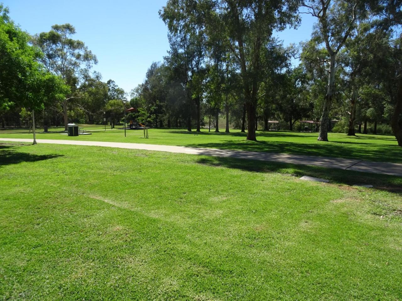 Tallarook Motor Inn Dubbo Bagian luar foto
