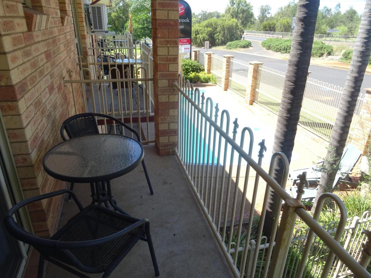 Tallarook Motor Inn Dubbo Bagian luar foto