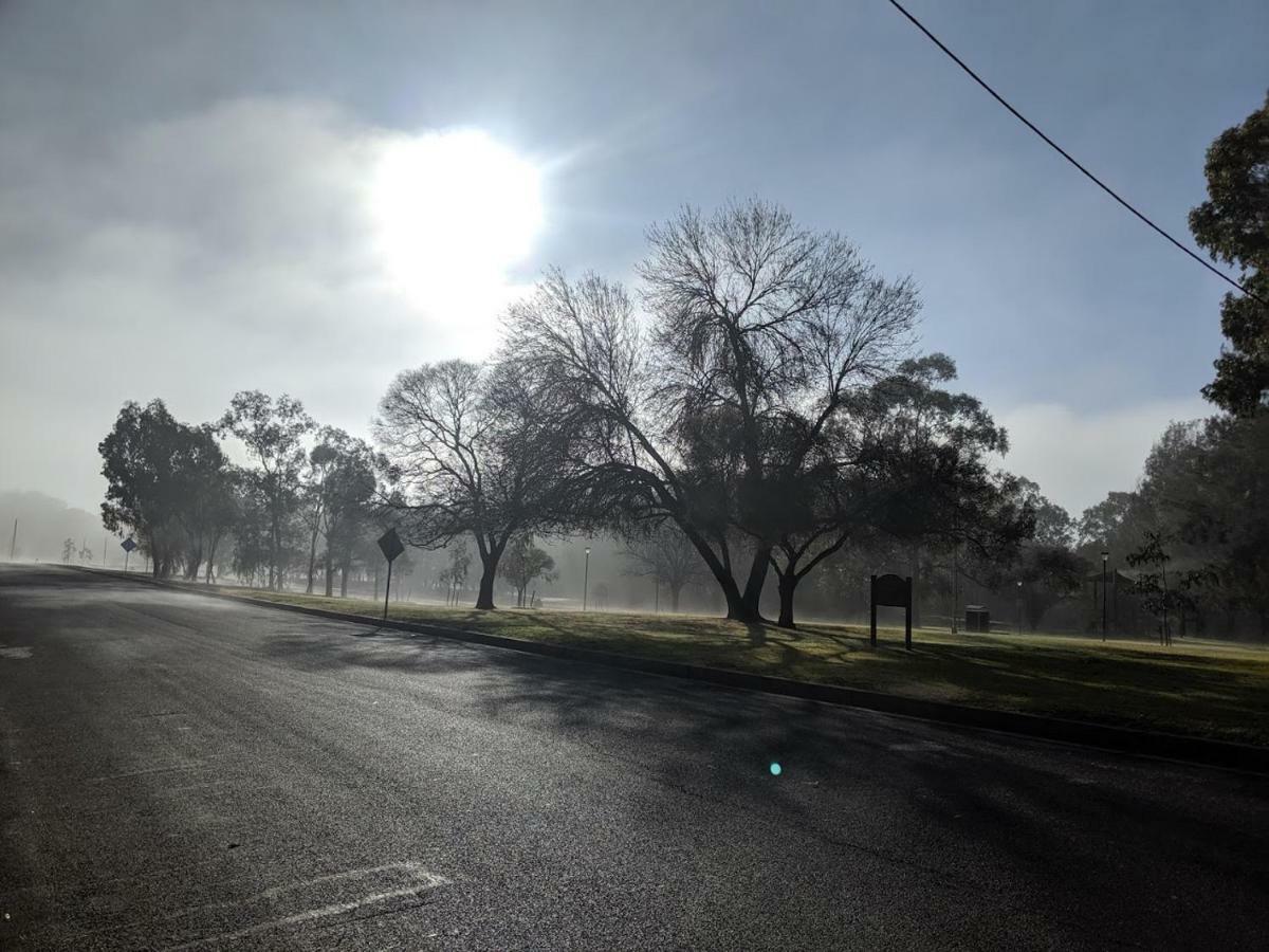 Tallarook Motor Inn Dubbo Bagian luar foto